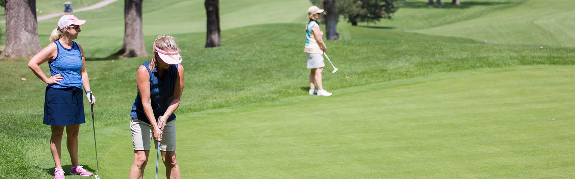 3 ladies playing golf in Arrowhead Golf Club