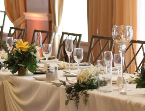 How to Choose the Best Head Table Seating for Your Wedding